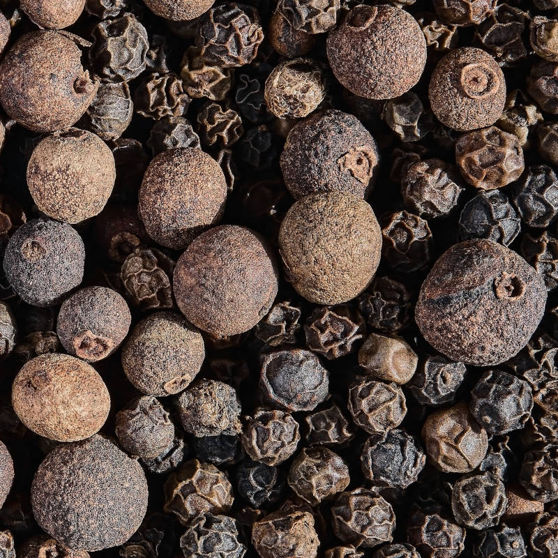 Black and allspice peppercorns